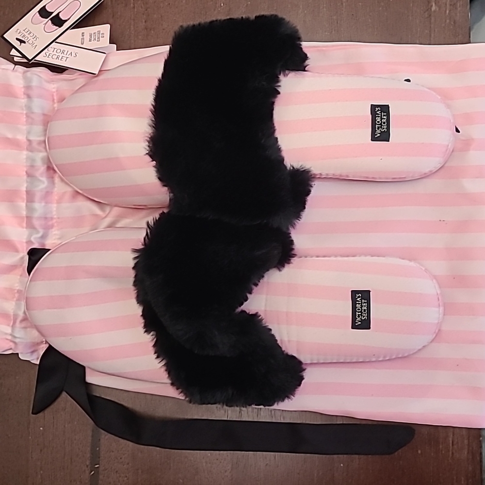 Slippers with Protective Bag